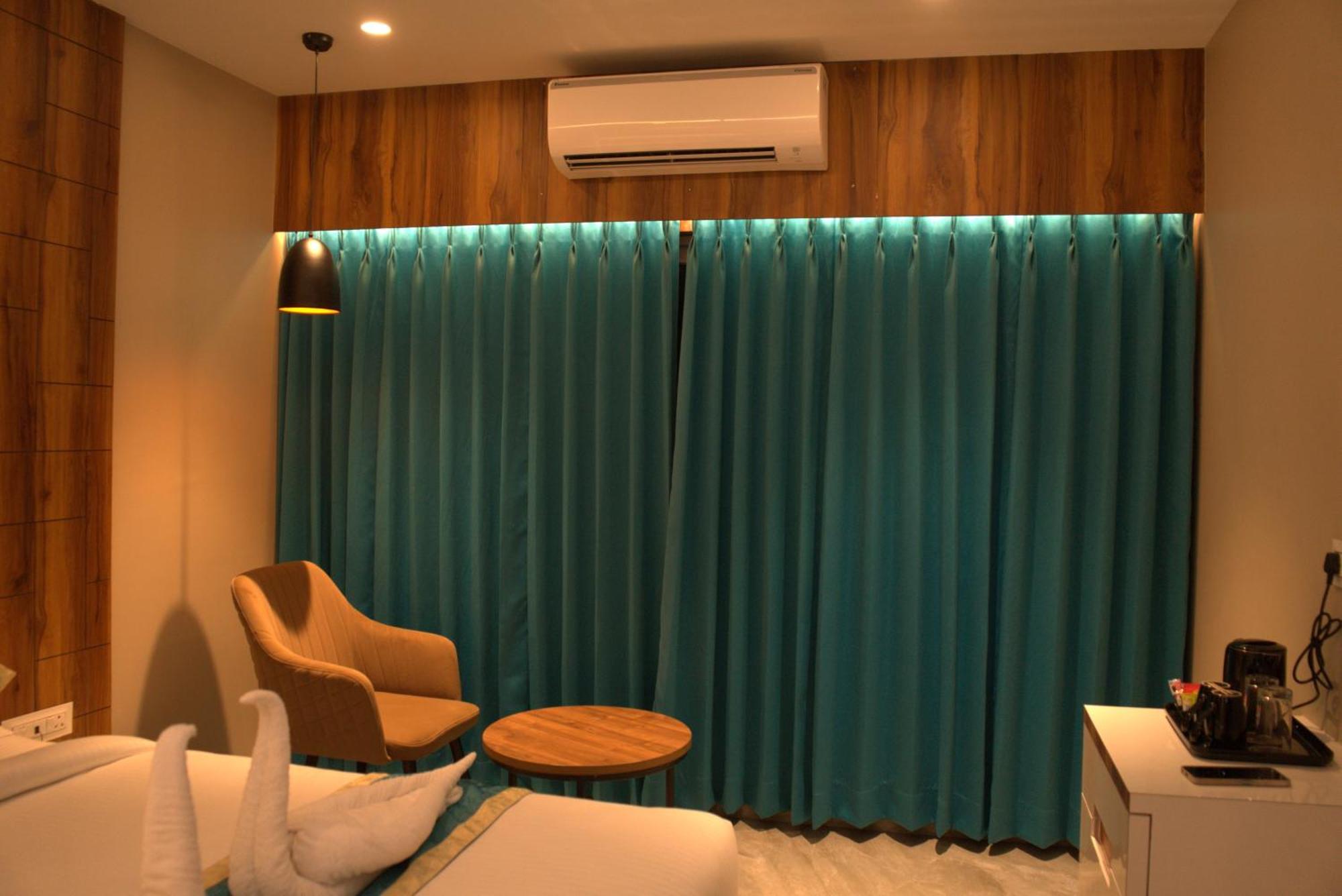 Kishanganj Hotel Tanisha מראה חיצוני תמונה